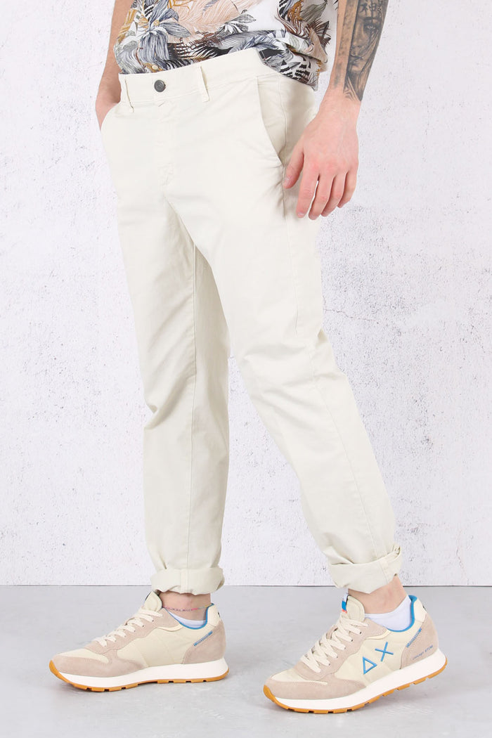 Pantalone Chino Slim Latte-4