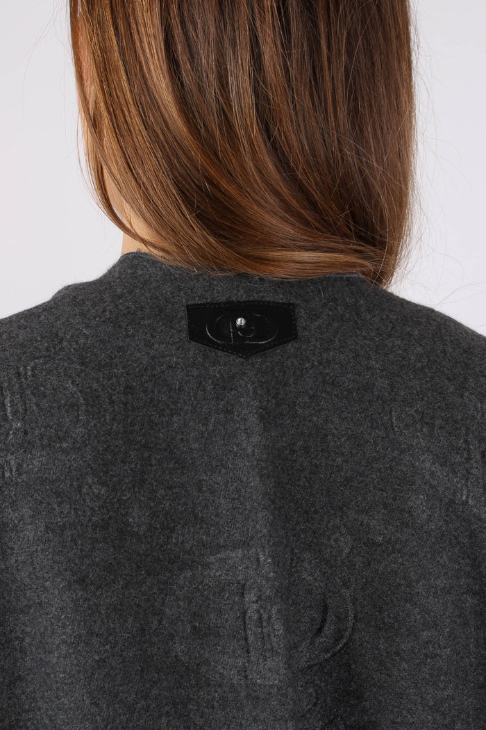 Poncho Embossed Grey Cloud-6