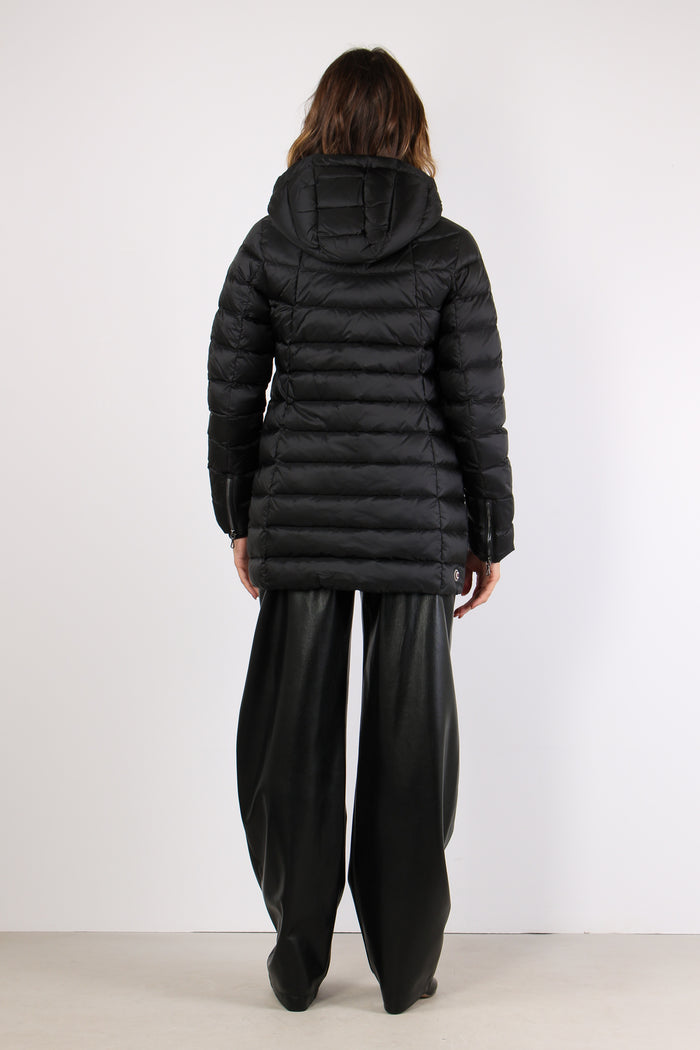 Piumino Svasato Nero-4