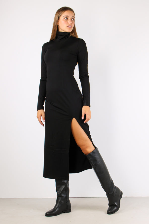 Abito Collo Alto Spacco Nero
