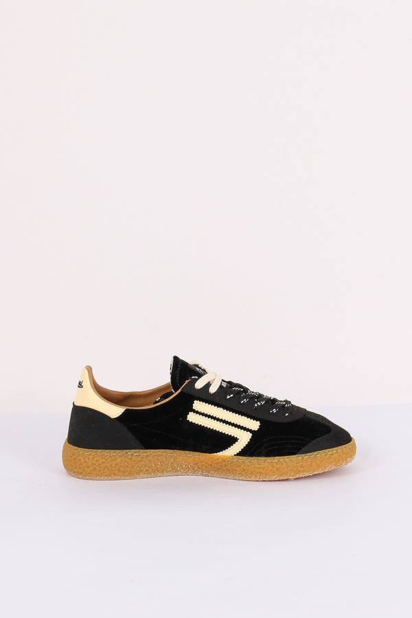 Sneakers  Vellutto Caviar