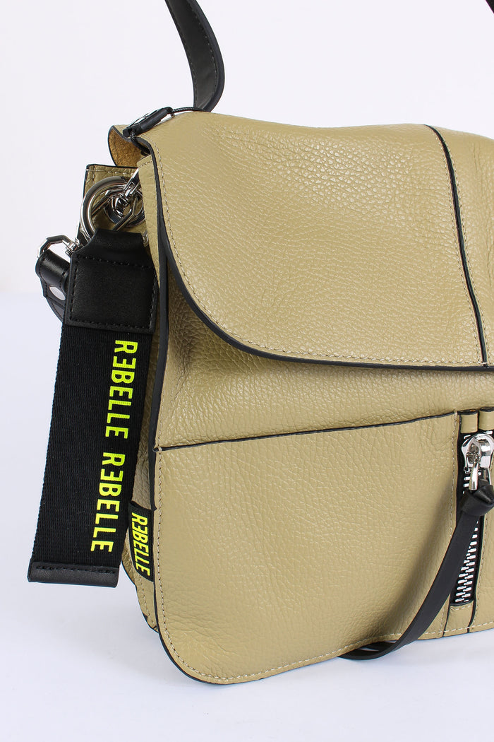 Carole Cartella Media Zip Centrale Vert-5