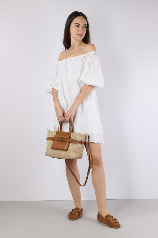 Abito Spalla Scesa Ricami Bianco