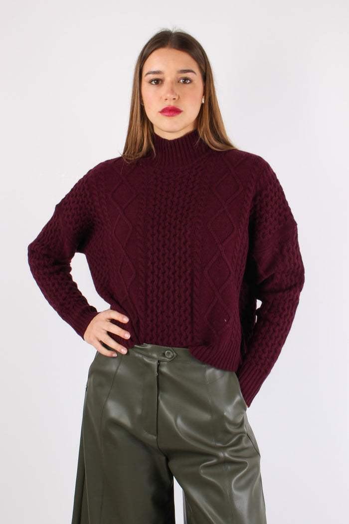 Maglia Collo Alto Treccia Vino-2