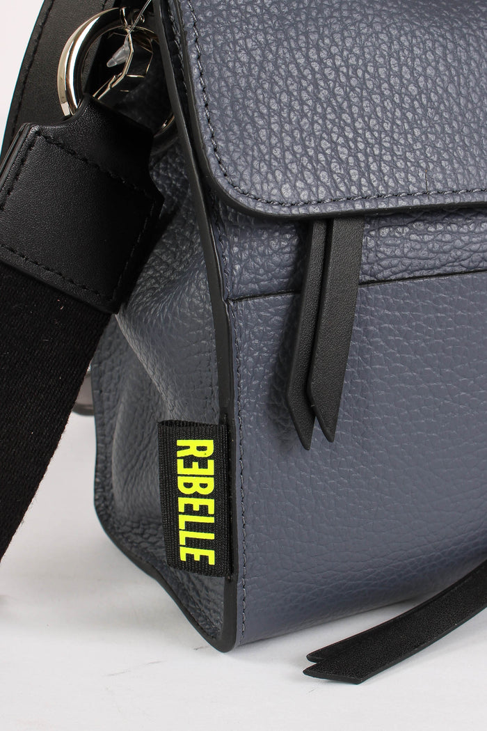 Chloe Tracollina Patta Shark-8