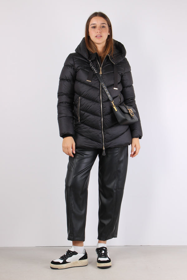 Piumino Svasato Nero