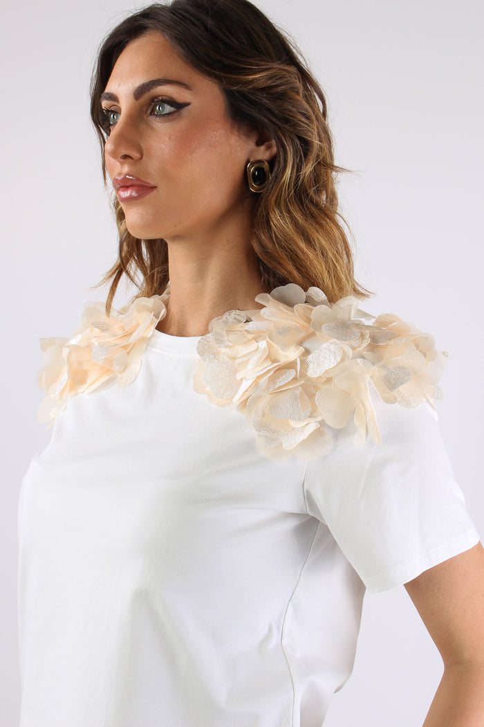 T-shir Applicazione Fiore Spalla Bianco-10