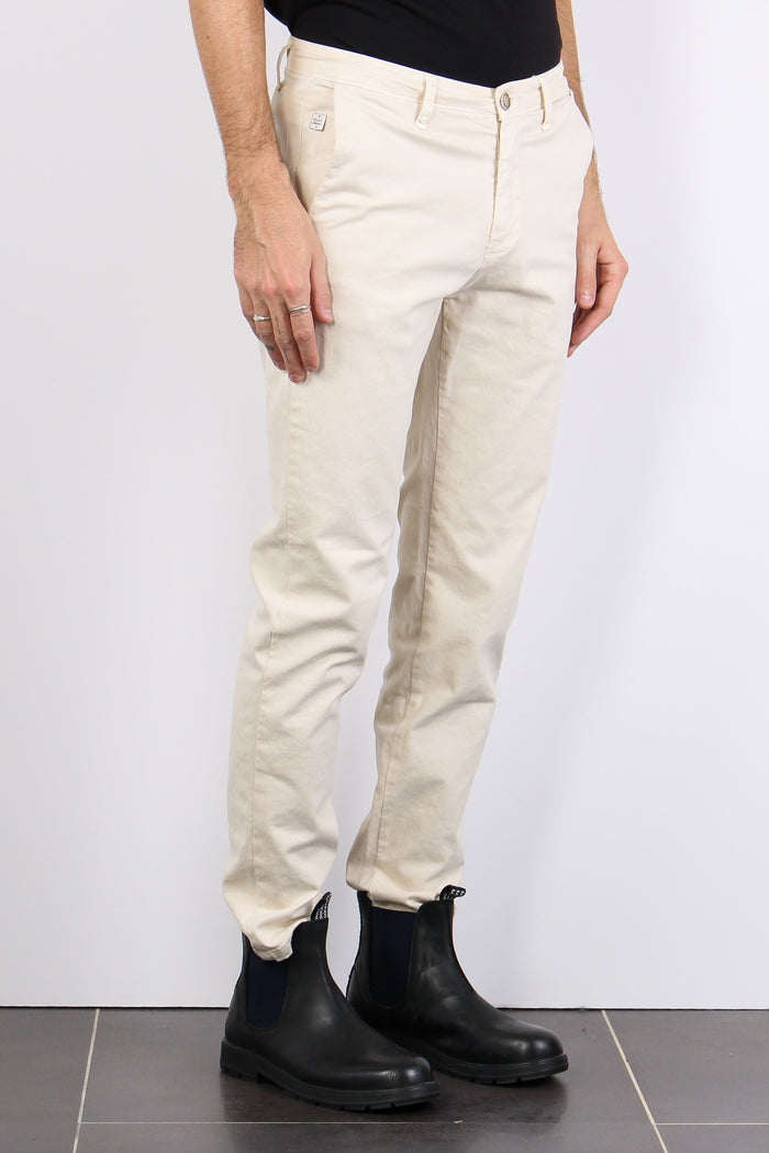 Pantalone Chino Basico Old Panna-4