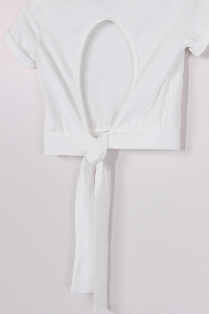 T-shirt Cut Out Dietro Latte-3