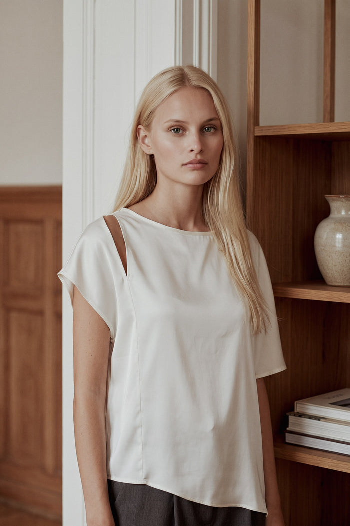 Blusa Oblo Spalla Panna