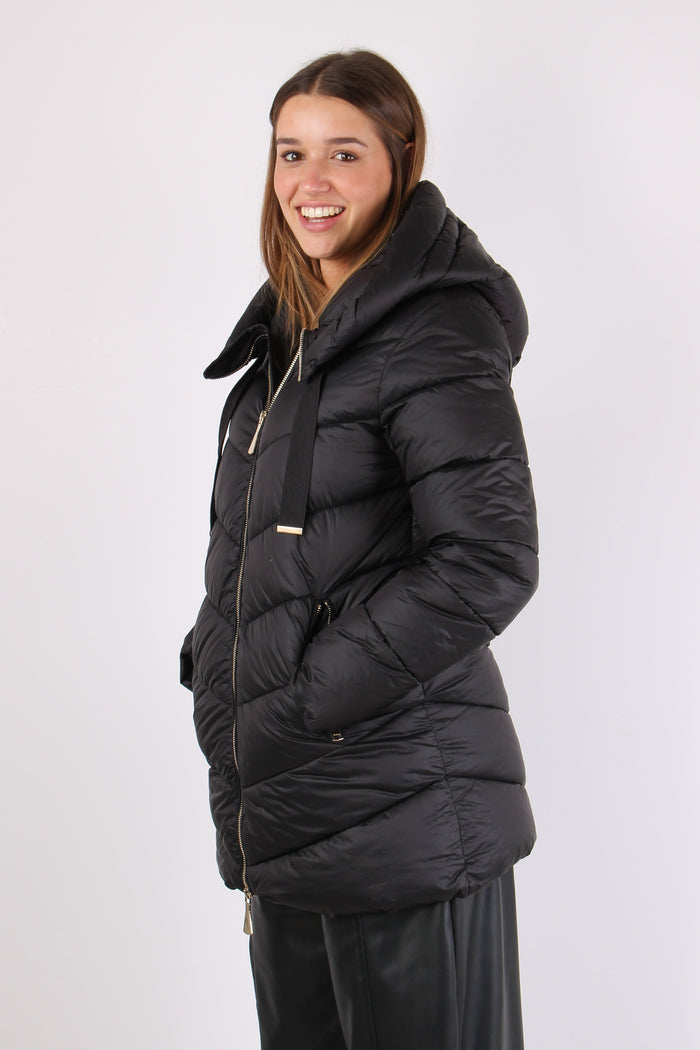 Piumino Svasato Nero-3