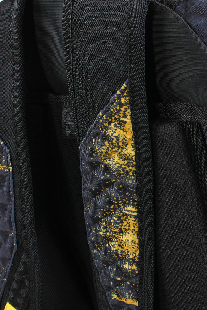Backpack Pyramid Stencil Shark Nero-5