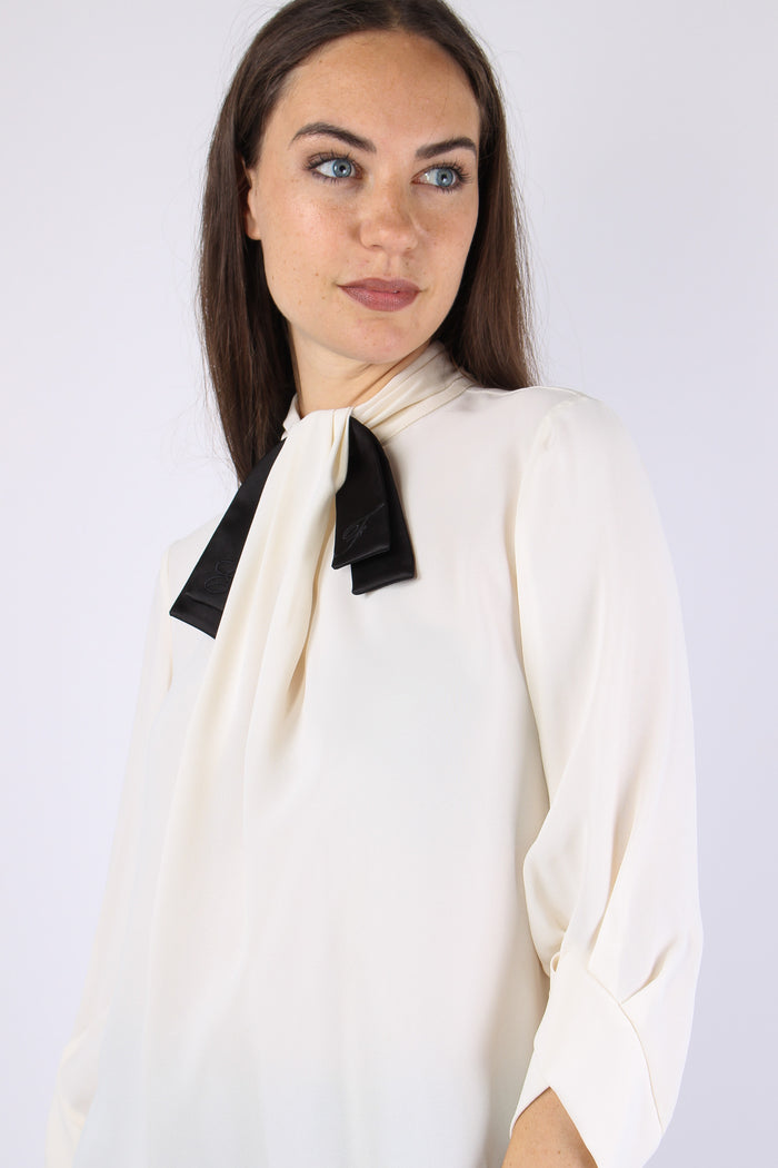 Blusa Georgette Cravatta Burro/nero-10