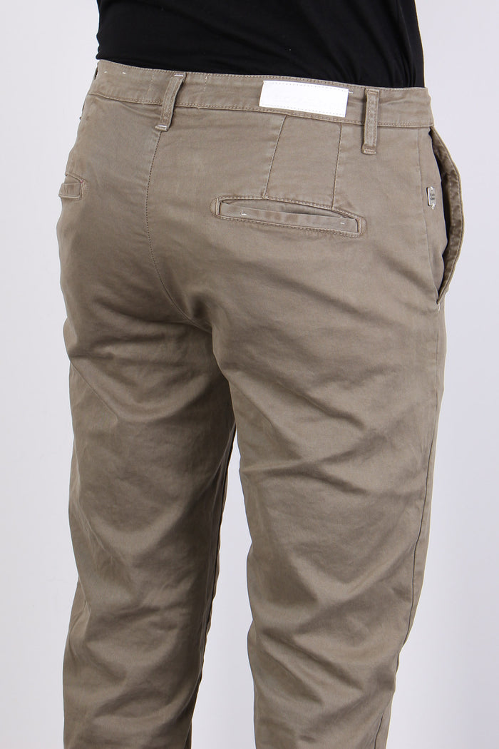 Pantalone Chino Basico Old Fango-7